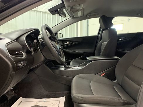 Used 2023 Chevrolet Malibu LT image 4