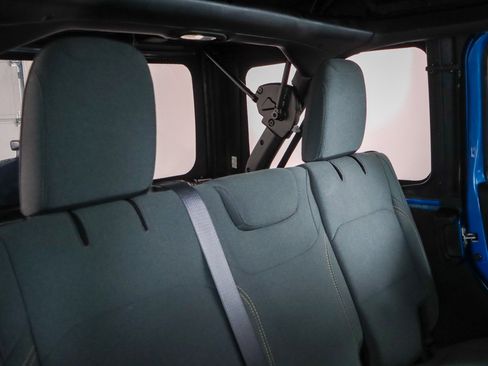 Used 2024 Jeep Wrangler Unlimited Sport image 27