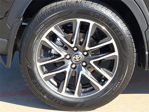 New 2026 Toyota Corolla Cross XLE image 9