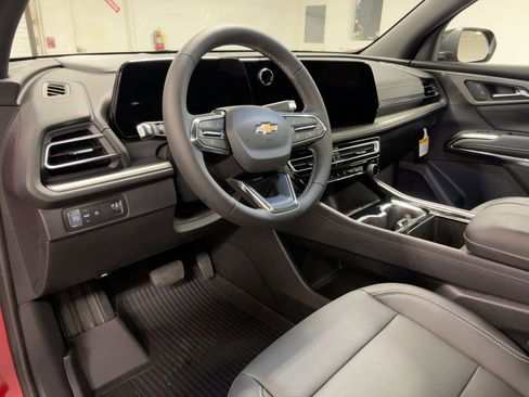 New 2026 Chevrolet Traverse LT w/ Sun and Wheel Package image 4
