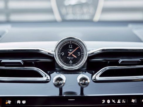 Used 2022 Bentley Bentayga image 79