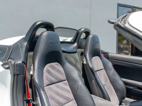 Used 2016 Porsche Boxster Spyder RWD image 14