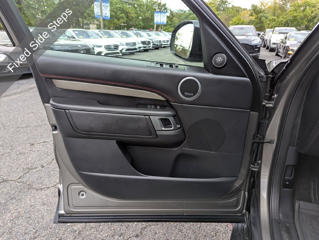 Used 2020 Land Rover Discovery HSE Luxury AWD/4WD image 13