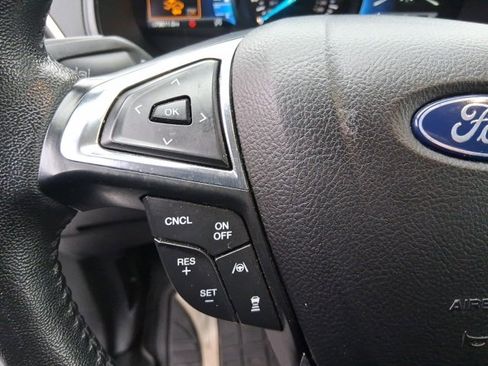 Used 2022 Ford Edge SEL image 18