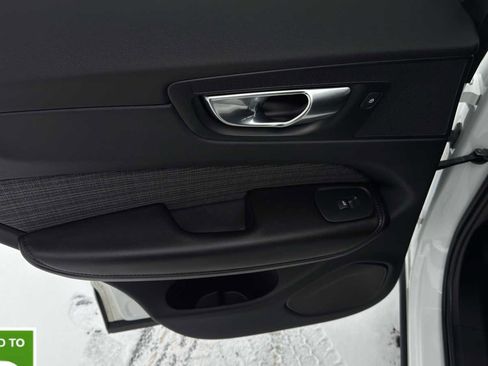 Used 2023 Volvo XC60 B5 Core image 16