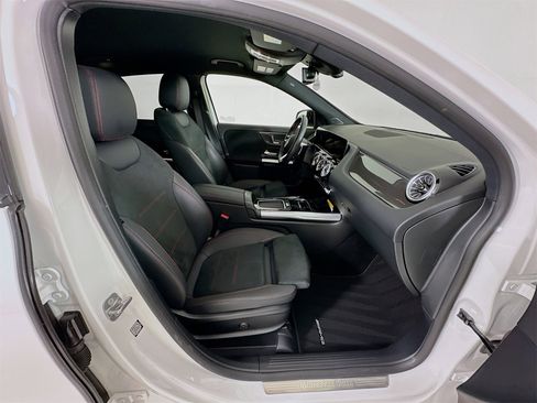 Certified 2025 Mercedes-Benz GLA 250 image 29