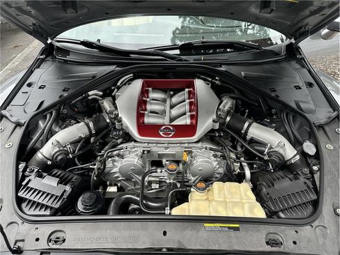 Used 2015 Nissan GT-R Premium AWD/4WD image 28