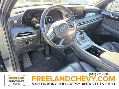 Used 2023 Hyundai Palisade Calligraphy image 32
