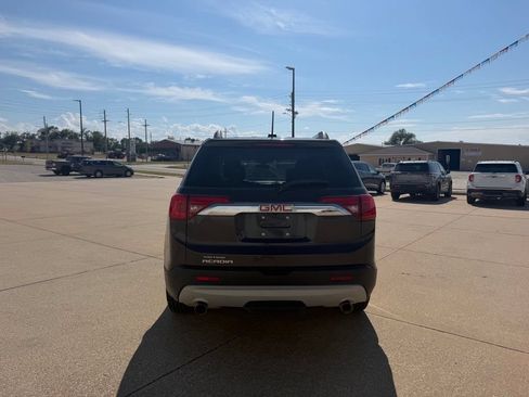 Used 2018 GMC Acadia SLE FWD image 4