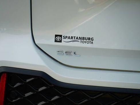 Used 2025 Volkswagen Tiguan SEL R-Line AWD/4WD image 7