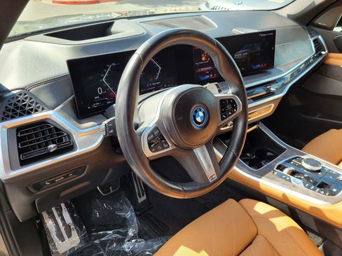 Used 2024 BMW X5 xDrive50e w/ M Sport Package AWD/4WD image 12