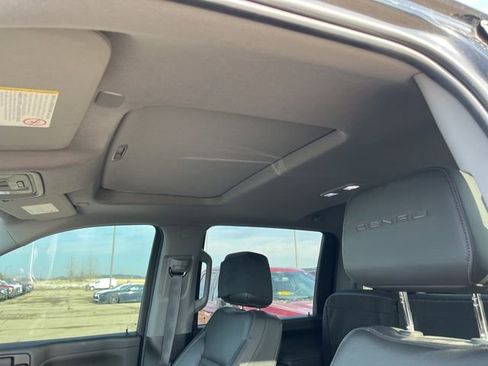 Used 2023 GMC Sierra 3500 Denali w/ Denali Black Diamond Edition image 9