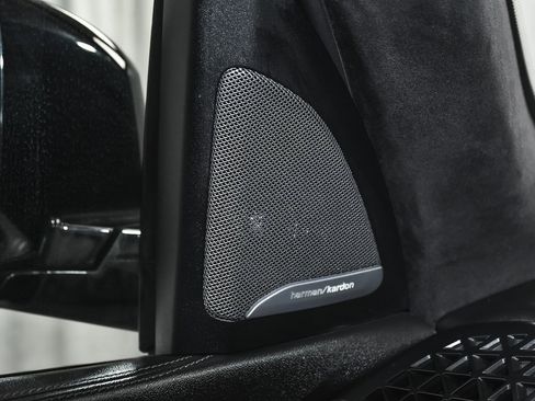 Used 2023 BMW X7 xDrive40i w/ Executive Package image 49