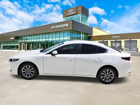Used 2024 MAZDA MAZDA3 s FWD image 9