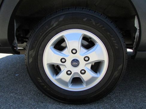 Used 2017 Ford Transit 350 XLT RWD image 12