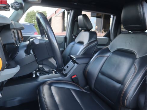 Used 2023 Ford Bronco Badlands image 31