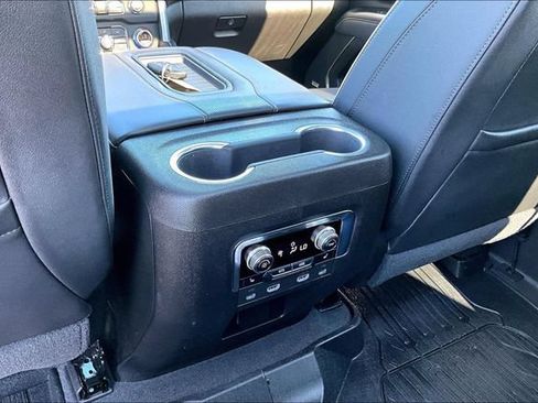 Used 2021 GMC Yukon SLT w/ SLT Premium Package AWD/4WD image 23