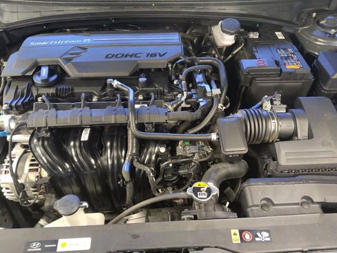 Used 2025 Hyundai Elantra SEL FWD image 30