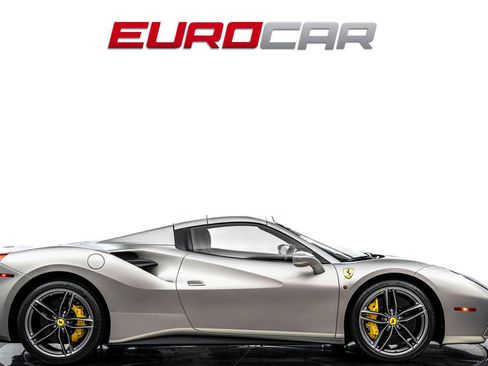 Used 2019 Ferrari 488 Spider RWD image 8