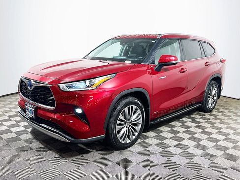 Used 2021 Toyota Highlander Platinum AWD/4WD image 4