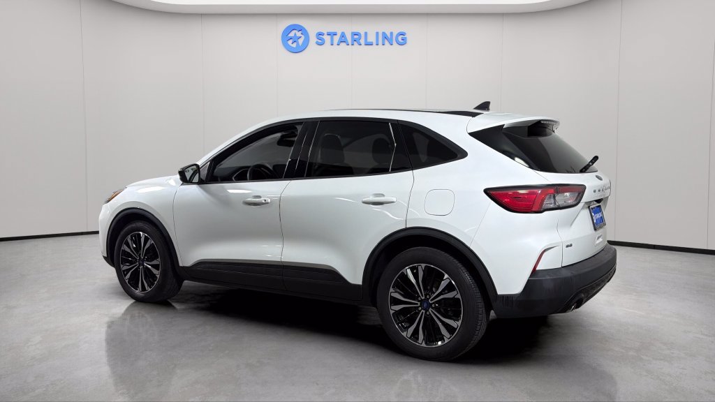 Used 2022 Ford Escape SE w/ SE Sport Appearance Package FWD image 4