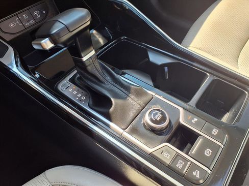 Used 2025 Kia Sorento SX image 13