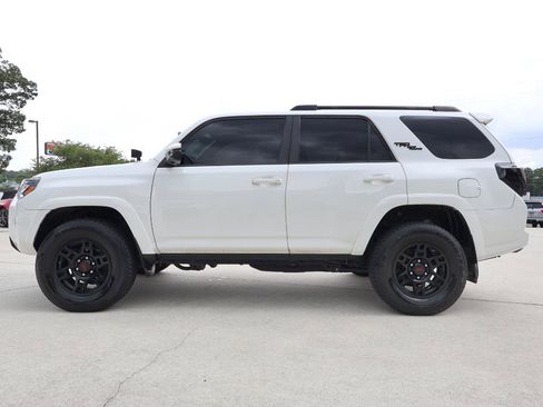 Used 2019 Toyota 4Runner TRD Off-Road Premium AWD/4WD image 3