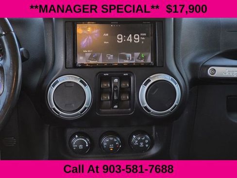 Used 2016 Jeep Wrangler Unlimited Sahara w/ Connectivity Group image 27