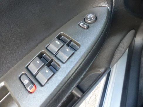 Used 2011 Chevrolet Impala LS FWD image 18