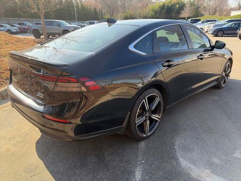 Used 2024 Honda Accord Sport image 7