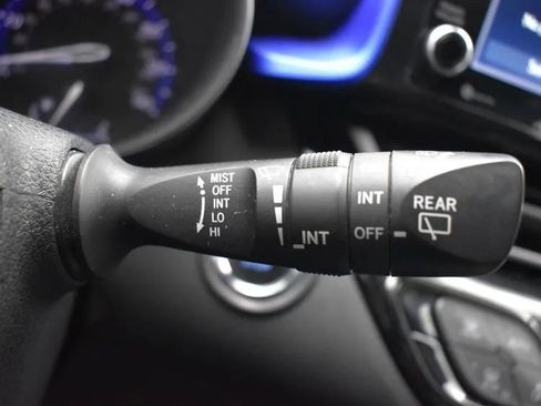 Used 2022 Toyota C-HR XLE image 25