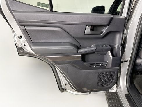 Used 2025 Toyota 4Runner SR5 image 25