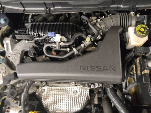 Used 2016 Nissan Rogue SV w/ SV Premium Package image 30