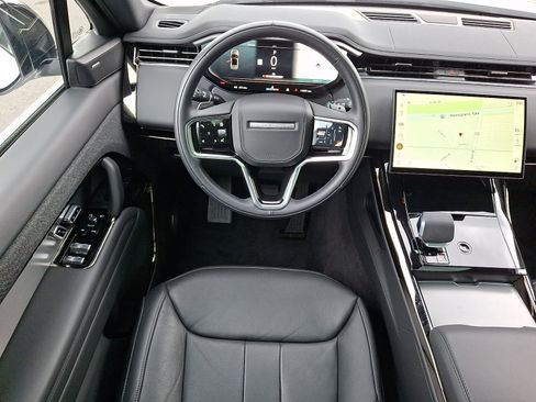Used 2025 Land Rover Range Rover Sport AWD/4WD image 4