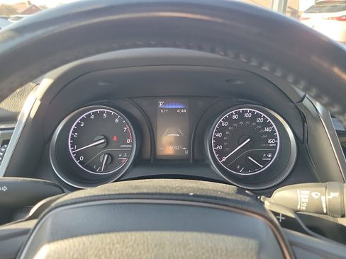 Used 2023 Toyota Camry SE image 18
