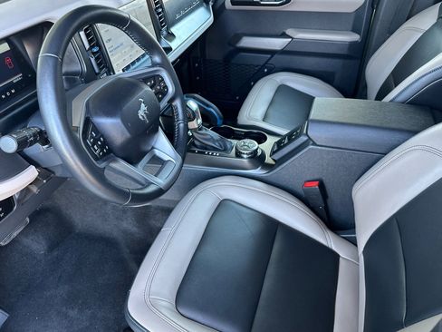 Used 2023 Ford Bronco Wildtrak image 12