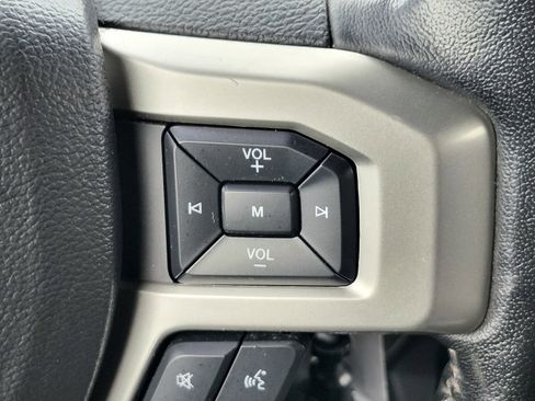 Used 2022 Ford F350 Lariat w/ Chrome Package image 38