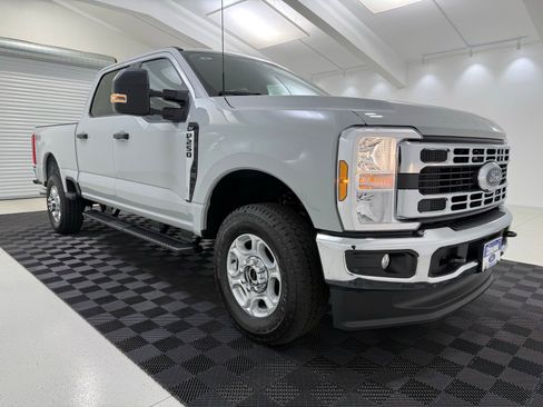 New 2026 Ford F250 XLT w/ FX4 Off-Road Package AWD/4WD image 1