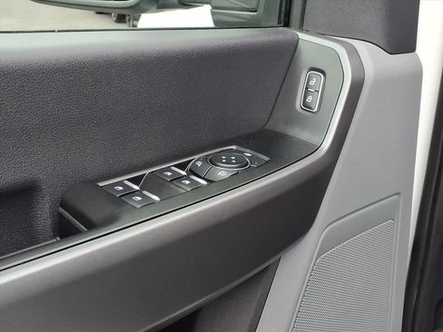Used 2025 Ford F250 XLT w/ FX4 Off-Road Package image 4