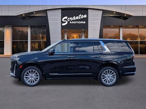 Used 2023 Cadillac Escalade Premium Luxury AWD/4WD image 2