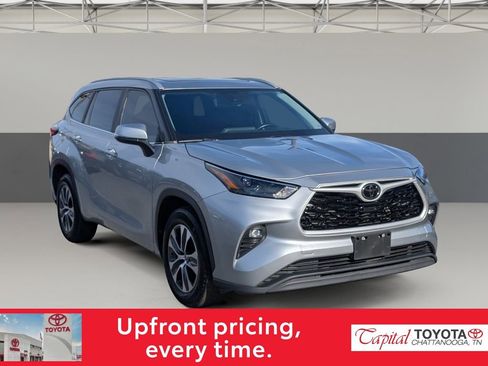 Used 2023 Toyota Highlander XLE image 1