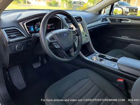 Used 2020 Ford Fusion SE image 3