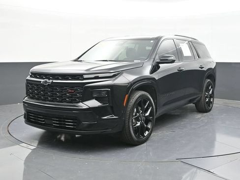 Used 2024 Chevrolet Traverse RS w/ LPO, Floor Liner Package AWD/4WD image 3