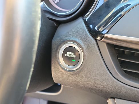 Used 2019 Buick Envision Essence FWD image 30