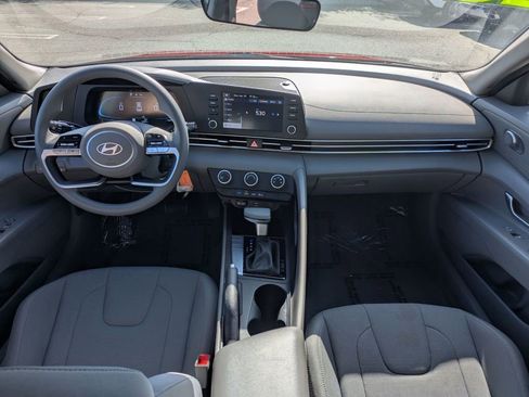 Certified 2025 Hyundai Elantra SE w/ Cargo Package FWD image 26