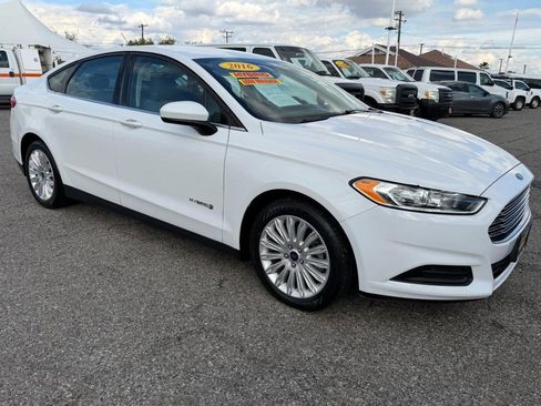 Used 2016 Ford Fusion S image 3