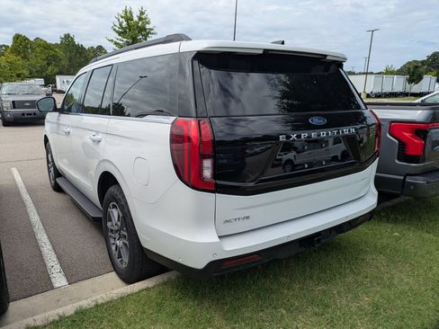 Used 2025 Ford Expedition Active AWD/4WD image 4