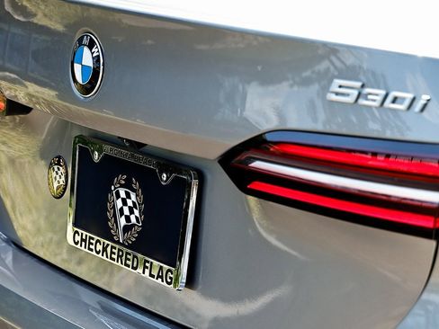 Used 2026 BMW 530i w/ Premium Package image 7