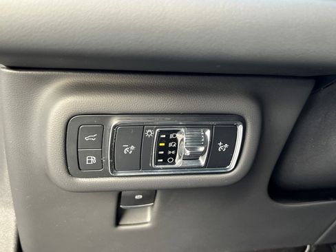 Used 2024 Lincoln Nautilus Reserve w/ Equipment Group 203A image 38