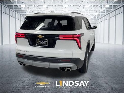 Used 2025 Chevrolet Traverse LT AWD/4WD image 9